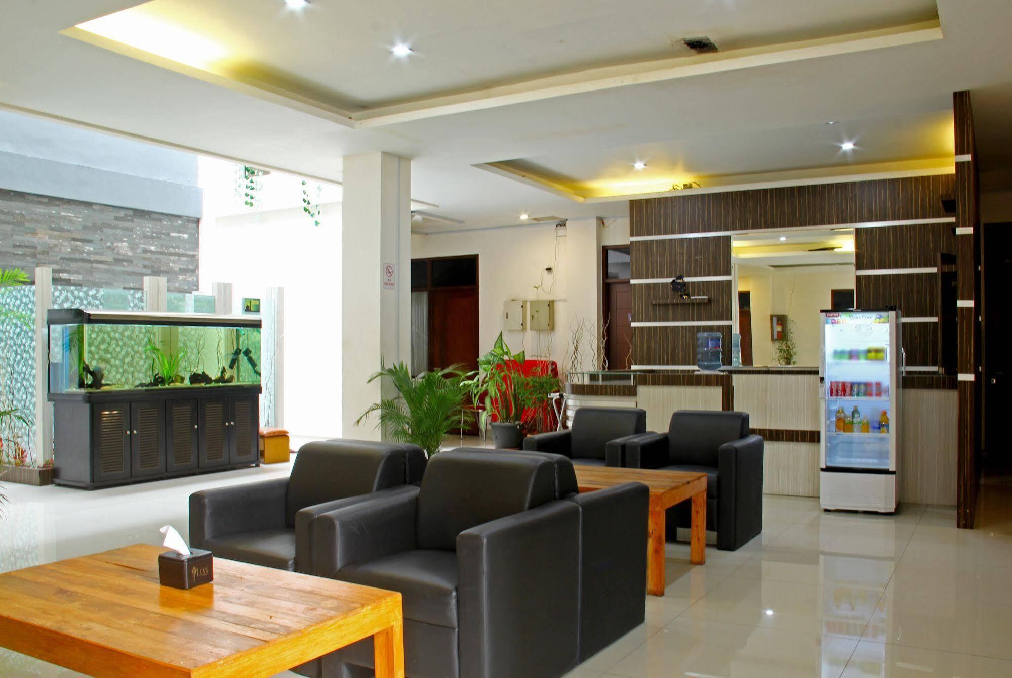 Reddoorz Plus @ Natuna Bandung Esterno foto