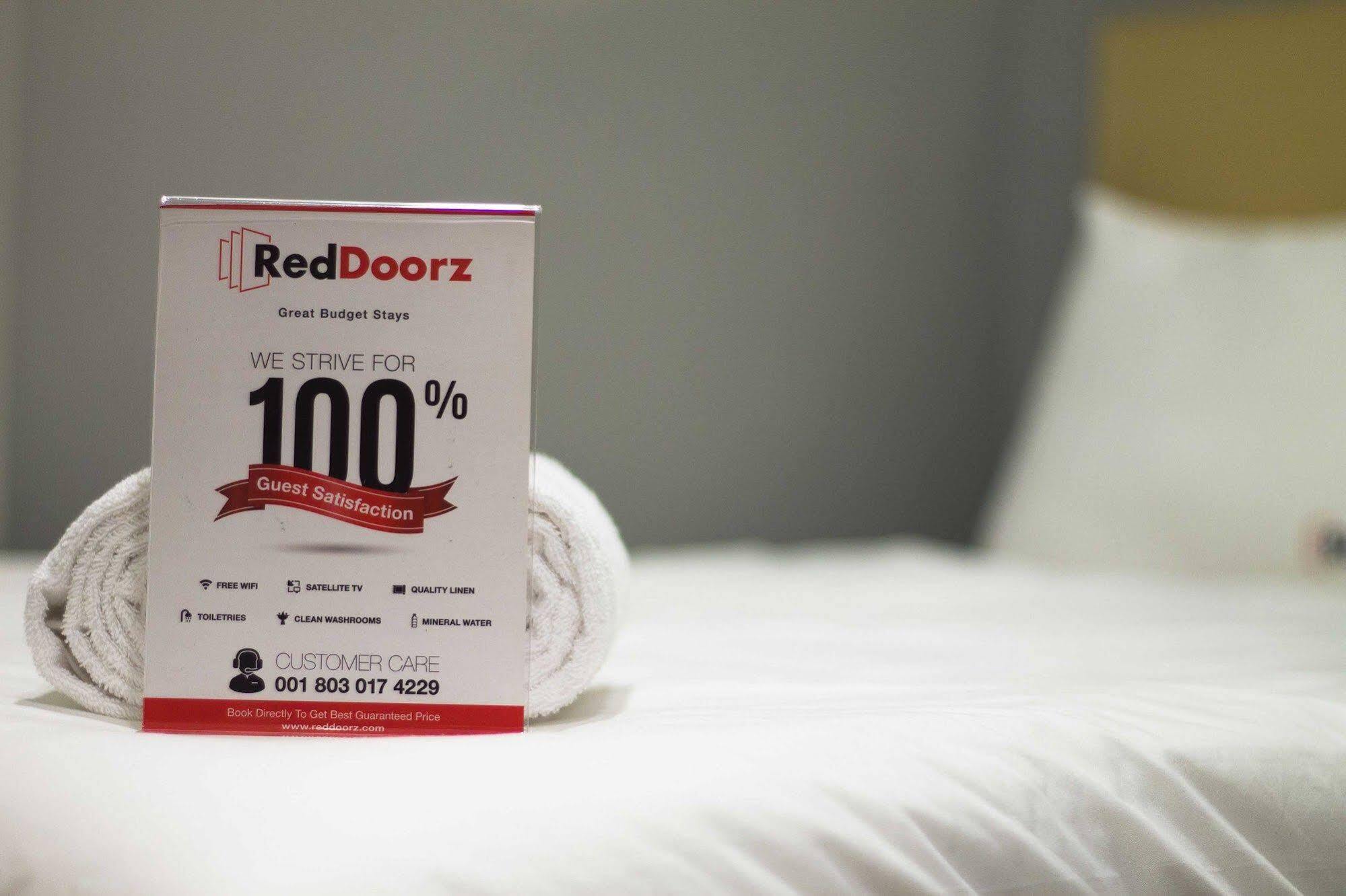 Reddoorz Plus @ Natuna Bandung Esterno foto